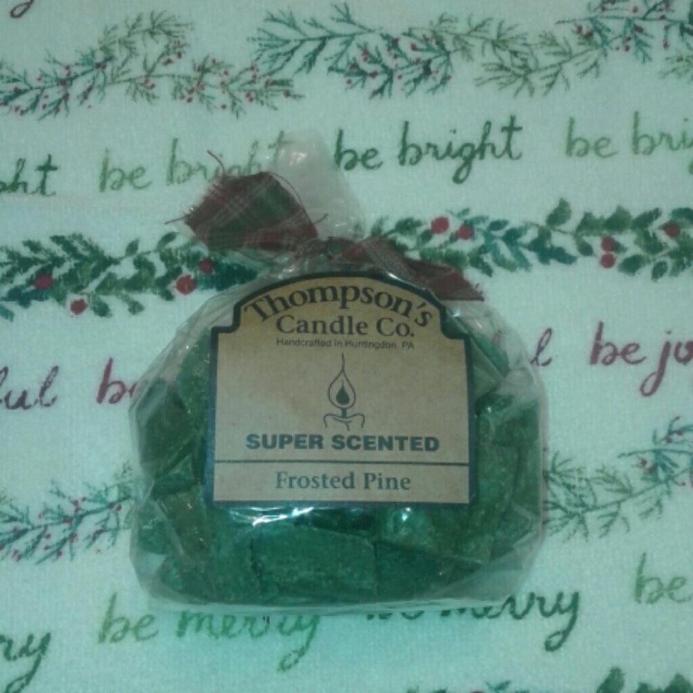 Thompson's Candle Co Frosted Pine Melting crumbles